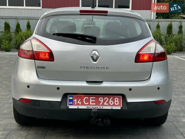 Серый Рено Меган, объемом двигателя 1.6 л и пробегом 228 тыс. км за 6399 $, фото 11 на Automoto.ua