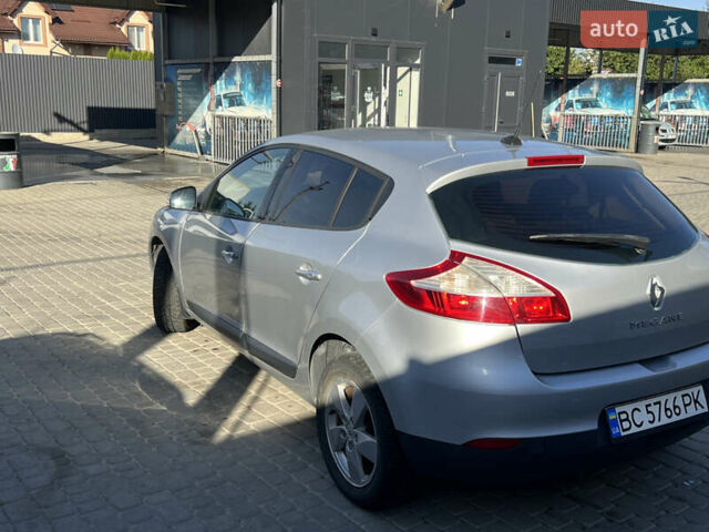 Серый Рено Меган, объемом двигателя 1.6 л и пробегом 251 тыс. км за 5500 $, фото 12 на Automoto.ua