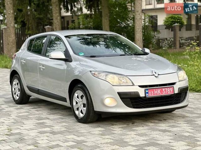 Сірий Рено Меган, об'ємом двигуна 1.6 л та пробігом 168 тис. км за 6600 $, фото 7 на Automoto.ua