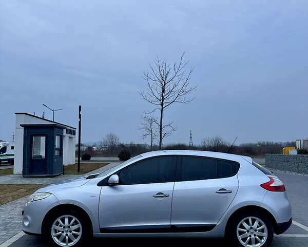 Серый Рено Меган, объемом двигателя 1.46 л и пробегом 260 тыс. км за 7200 $, фото 4 на Automoto.ua