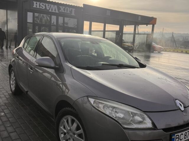 Серый Рено Меган, объемом двигателя 1.6 л и пробегом 181 тыс. км за 6600 $, фото 2 на Automoto.ua