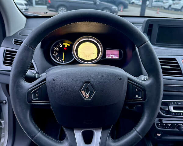 Серый Рено Меган, объемом двигателя 1.46 л и пробегом 260 тыс. км за 7200 $, фото 11 на Automoto.ua