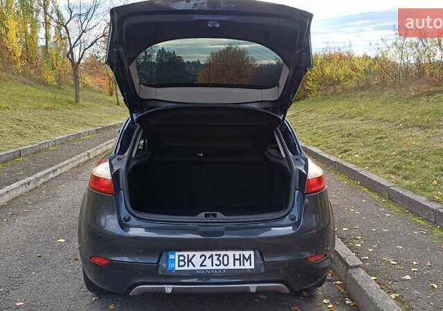 Рено Меган 2010 в Ровно на Automoto.ua Серый Рено Меган, объемом двигателя 1.46 л и пробегом 286 тыс. км за 5500 $, фото 16 на Automoto.ua