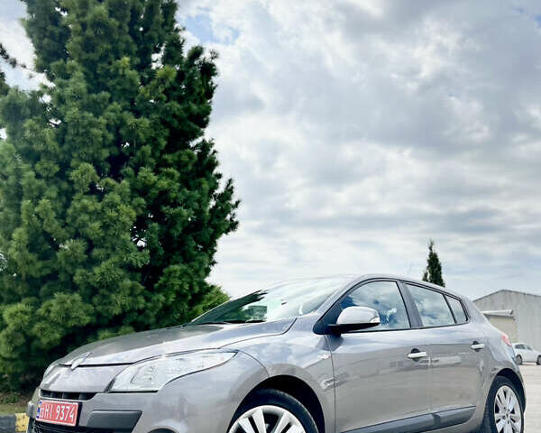 Сірий Рено Меган, об'ємом двигуна 1.6 л та пробігом 191 тис. км за 7600 $, фото 5 на Automoto.ua