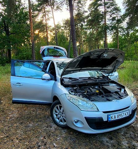 Серый Рено Меган, объемом двигателя 1.5 л и пробегом 348 тыс. км за 5250 $, фото 5 на Automoto.ua