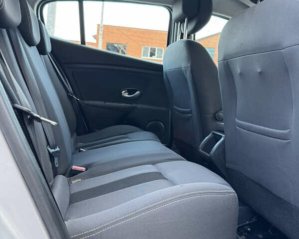 Серый Рено Меган, объемом двигателя 1.6 л и пробегом 180 тыс. км за 6550 $, фото 31 на Automoto.ua