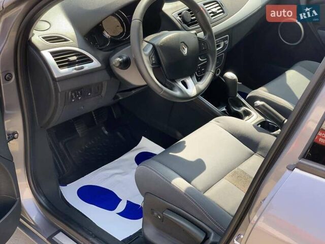 Сірий Рено Меган, об'ємом двигуна 1.5 л та пробігом 155 тис. км за 7057 $, фото 5 на Automoto.ua