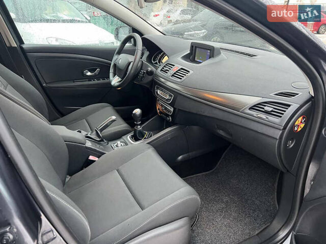 Сірий Рено Меган, об'ємом двигуна 1.6 л та пробігом 187 тис. км за 7700 $, фото 16 на Automoto.ua