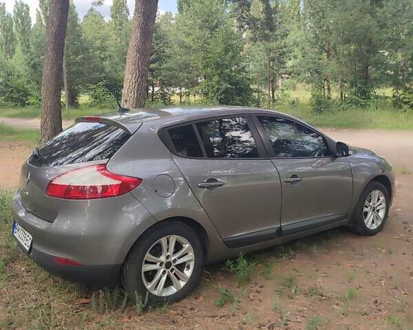 Сірий Рено Меган, об'ємом двигуна 1.6 л та пробігом 244 тис. км за 6900 $, фото 3 на Automoto.ua