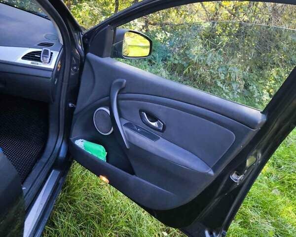 Серый Рено Меган, объемом двигателя 1.46 л и пробегом 178 тыс. км за 5600 $, фото 7 на Automoto.ua