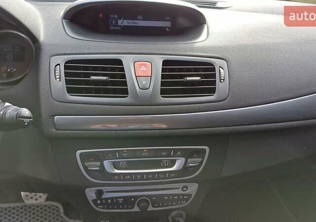 Рено Меган 2010 в Ровно на Automoto.ua Серый Рено Меган, объемом двигателя 1.46 л и пробегом 286 тыс. км за 5500 $, фото 19 на Automoto.ua