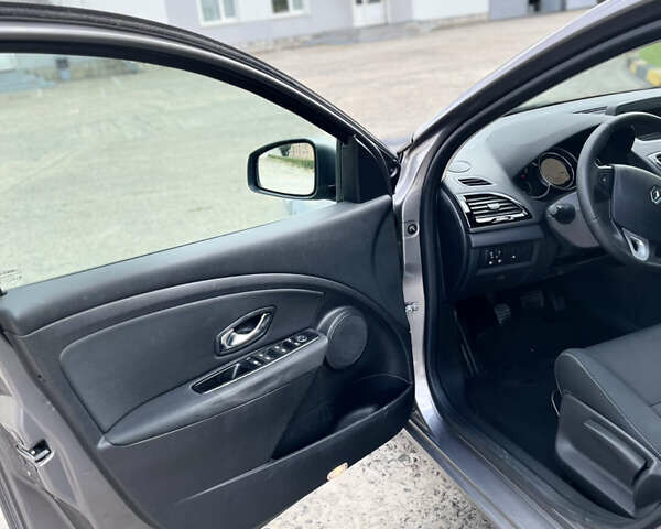 Сірий Рено Меган, об'ємом двигуна 1.6 л та пробігом 191 тис. км за 7500 $, фото 4 на Automoto.ua