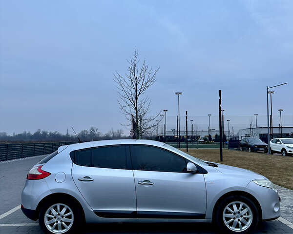 Серый Рено Меган, объемом двигателя 1.46 л и пробегом 260 тыс. км за 7200 $, фото 6 на Automoto.ua