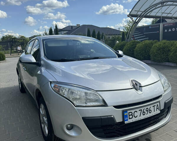 Серый Рено Меган, объемом двигателя 1.46 л и пробегом 230 тыс. км за 6299 $, фото 1 на Automoto.ua