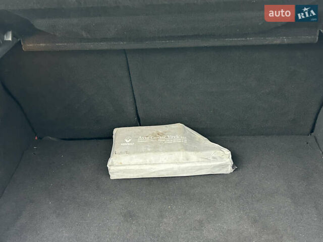 Серый Рено Меган, объемом двигателя 1.6 л и пробегом 228 тыс. км за 6399 $, фото 44 на Automoto.ua