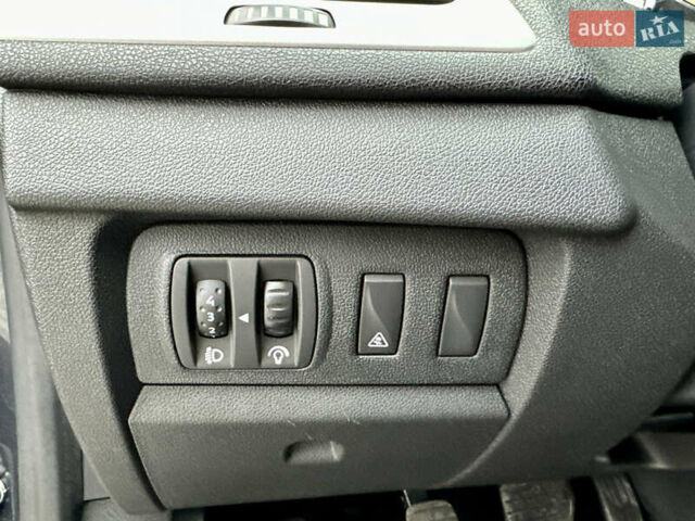 Серый Рено Меган, объемом двигателя 1.6 л и пробегом 164 тыс. км за 8000 $, фото 26 на Automoto.ua