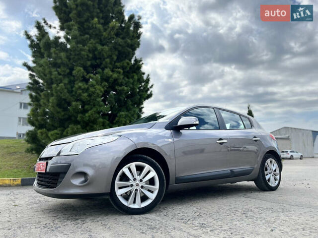 Сірий Рено Меган, об'ємом двигуна 1.6 л та пробігом 191 тис. км за 7600 $, фото 2 на Automoto.ua