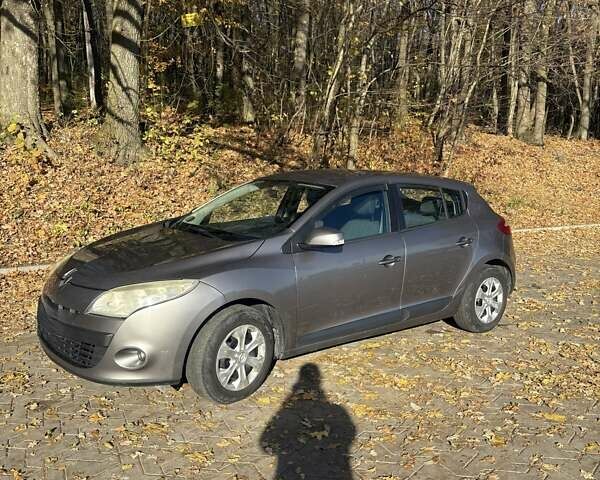 Серый Рено Меган, объемом двигателя 1.6 л и пробегом 303 тыс. км за 6500 $, фото 4 на Automoto.ua