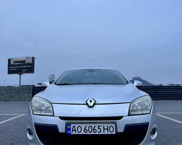 Серый Рено Меган, объемом двигателя 1.46 л и пробегом 260 тыс. км за 7200 $, фото 3 на Automoto.ua