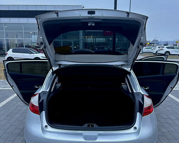 Серый Рено Меган, объемом двигателя 1.46 л и пробегом 260 тыс. км за 7200 $, фото 19 на Automoto.ua