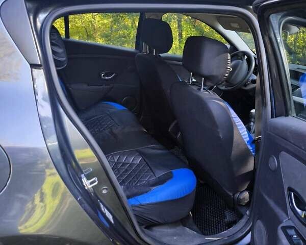 Серый Рено Меган, объемом двигателя 1.46 л и пробегом 178 тыс. км за 5600 $, фото 17 на Automoto.ua