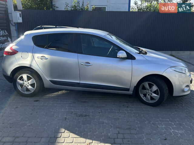 Серый Рено Меган, объемом двигателя 1.6 л и пробегом 251 тыс. км за 5500 $, фото 10 на Automoto.ua