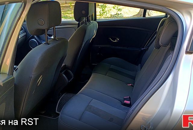 Серый Рено Меган, объемом двигателя 1.5 л и пробегом 224 тыс. км за 5400 $, фото 5 на Automoto.ua