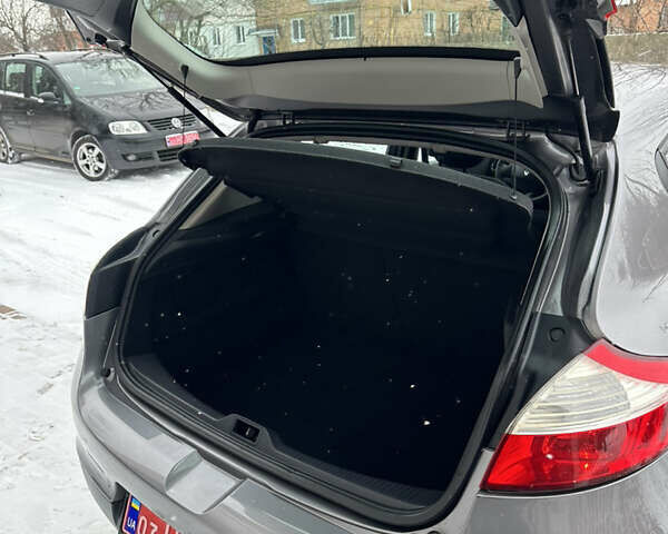 Серый Рено Меган, объемом двигателя 1.6 л и пробегом 148 тыс. км за 6850 $, фото 29 на Automoto.ua