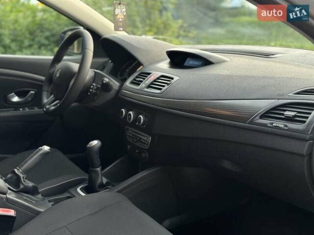 Серый Рено Меган, объемом двигателя 1.6 л и пробегом 168 тыс. км за 6500 $, фото 15 на Automoto.ua