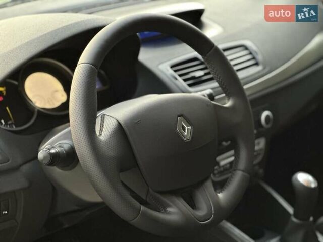 Серый Рено Меган, объемом двигателя 1.6 л и пробегом 168 тыс. км за 6500 $, фото 23 на Automoto.ua