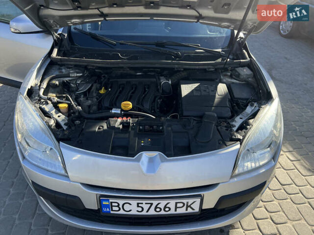 Серый Рено Меган, объемом двигателя 1.6 л и пробегом 251 тыс. км за 5500 $, фото 9 на Automoto.ua