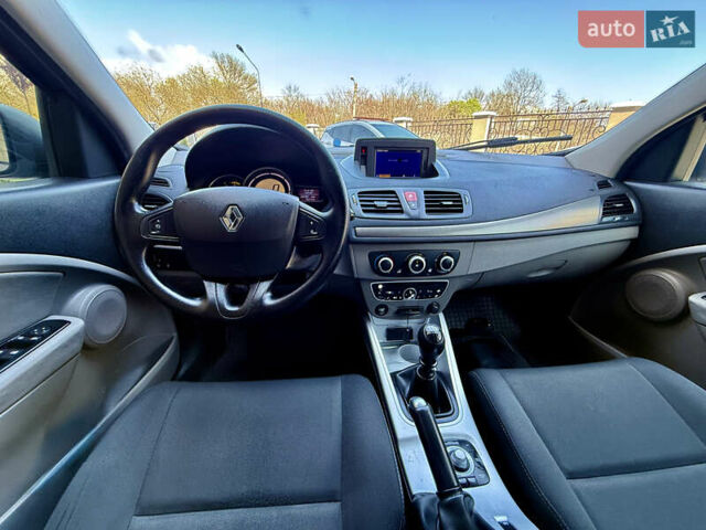 Рено Меган 2010 в Одессе на Automoto.ua Серый Рено Меган, объемом двигателя 1.46 л и пробегом 221 тыс. км за 5999 $, фото 26 на Automoto.ua