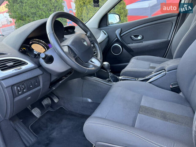 Серый Рено Меган, объемом двигателя 1.6 л и пробегом 180 тыс. км за 6550 $, фото 27 на Automoto.ua