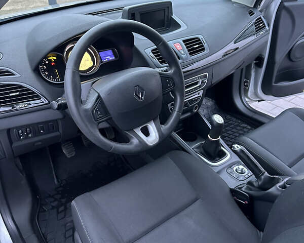 Серый Рено Меган, объемом двигателя 1.46 л и пробегом 260 тыс. км за 7200 $, фото 10 на Automoto.ua