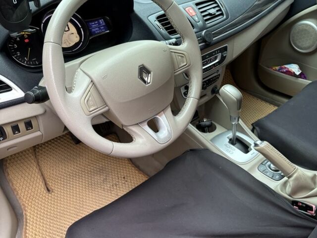 Серый Рено Меган, объемом двигателя 1.5 л и пробегом 256 тыс. км за 6500 $, фото 6 на Automoto.ua