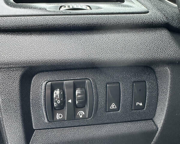 Серый Рено Меган, объемом двигателя 1.6 л и пробегом 148 тыс. км за 6850 $, фото 20 на Automoto.ua