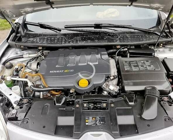 Сірий Рено Меган, об'ємом двигуна 1.9 л та пробігом 237 тис. км за 5800 $, фото 6 на Automoto.ua