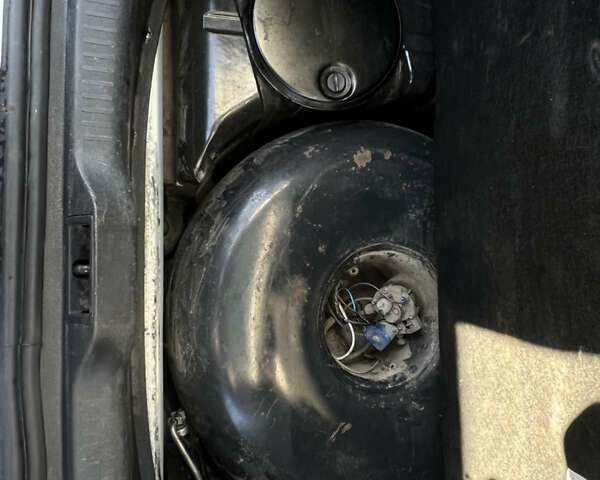 Серый Рено Меган, объемом двигателя 1.6 л и пробегом 251 тыс. км за 5500 $, фото 4 на Automoto.ua