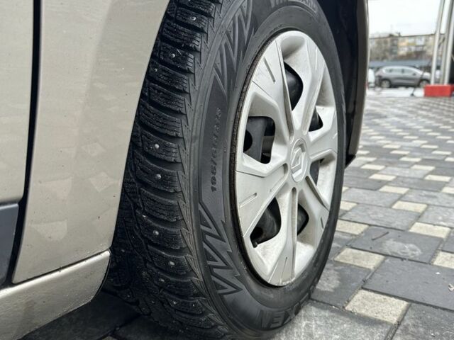 Серый Рено Меган, объемом двигателя 1.6 л и пробегом 248 тыс. км за 6800 $, фото 20 на Automoto.ua