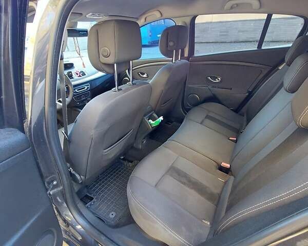 Сірий Рено Меган, об'ємом двигуна 1.46 л та пробігом 280 тис. км за 5900 $, фото 8 на Automoto.ua