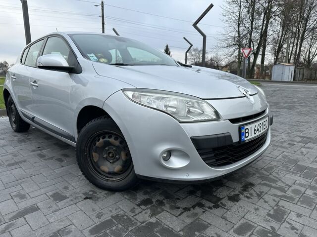 Серый Рено Меган, объемом двигателя 1.5 л и пробегом 168 тыс. км за 6200 $, фото 4 на Automoto.ua