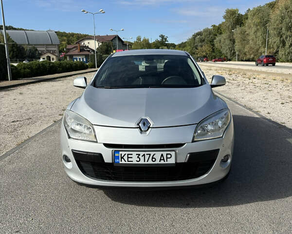Сірий Рено Меган, об'ємом двигуна 1.6 л та пробігом 156 тис. км за 6699 $, фото 1 на Automoto.ua
