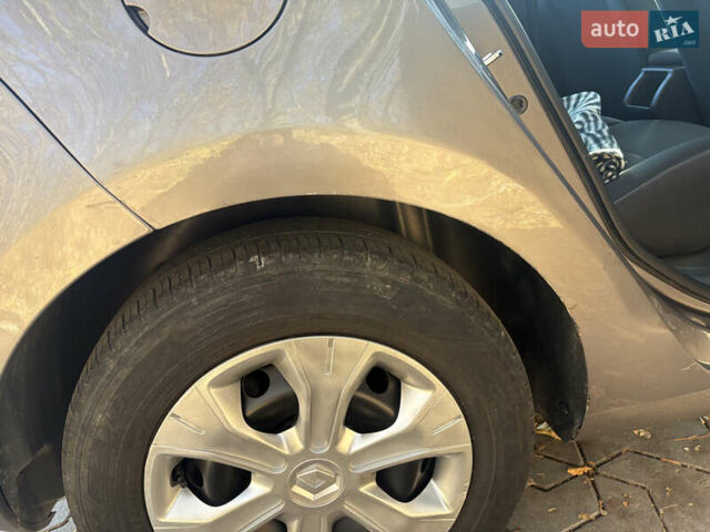 Серый Рено Меган, объемом двигателя 1.6 л и пробегом 303 тыс. км за 6500 $, фото 20 на Automoto.ua