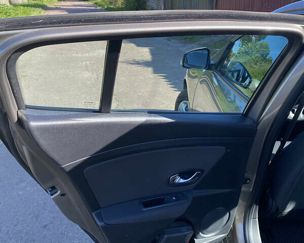 Рено Меган 2010 в Чернигове на Automoto.ua Серый Рено Меган, объемом двигателя 1.6 л и пробегом 240 тыс. км за 7000 $, фото 4 на Automoto.ua