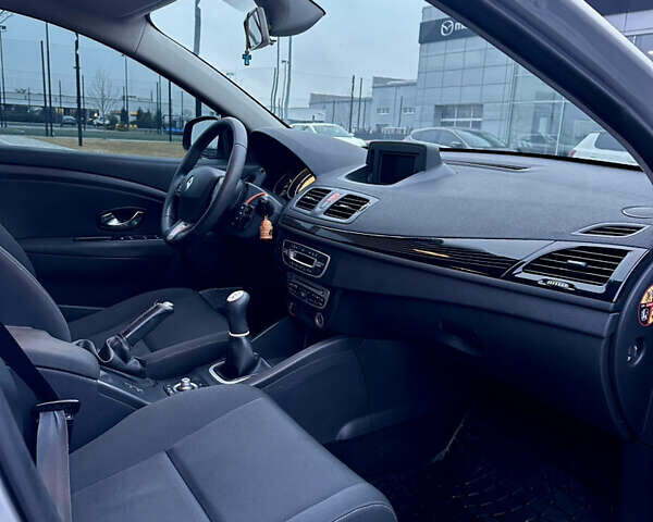 Серый Рено Меган, объемом двигателя 1.46 л и пробегом 260 тыс. км за 7200 $, фото 7 на Automoto.ua