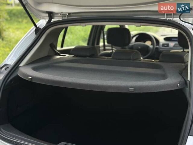 Серый Рено Меган, объемом двигателя 1.6 л и пробегом 168 тыс. км за 6500 $, фото 16 на Automoto.ua