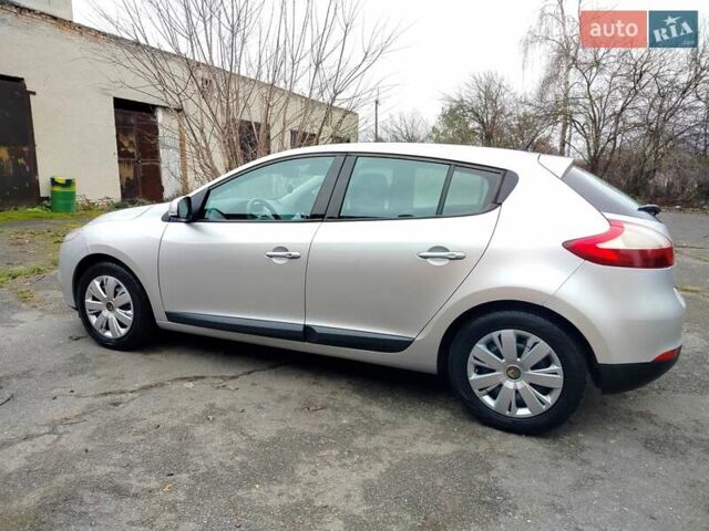 Серый Рено Меган, объемом двигателя 1.4 л и пробегом 247 тыс. км за 5900 $, фото 4 на Automoto.ua