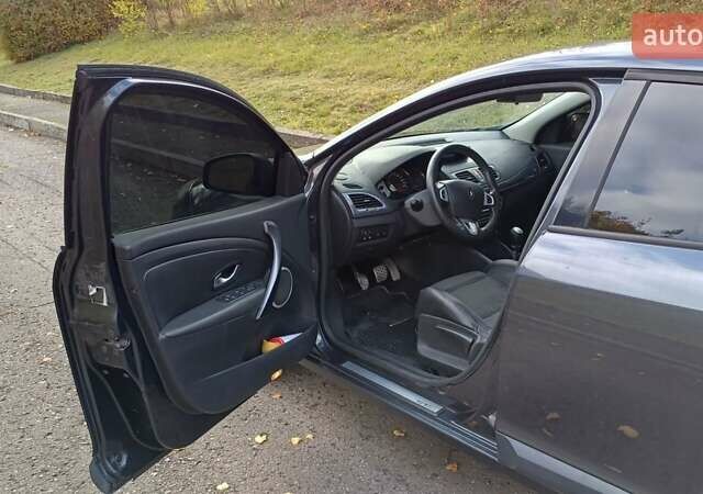 Рено Меган 2010 в Ровно на Automoto.ua Серый Рено Меган, объемом двигателя 1.46 л и пробегом 286 тыс. км за 5500 $, фото 2 на Automoto.ua