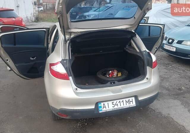 Серый Рено Меган, объемом двигателя 1.6 л и пробегом 215 тыс. км за 5999 $, фото 7 на Automoto.ua