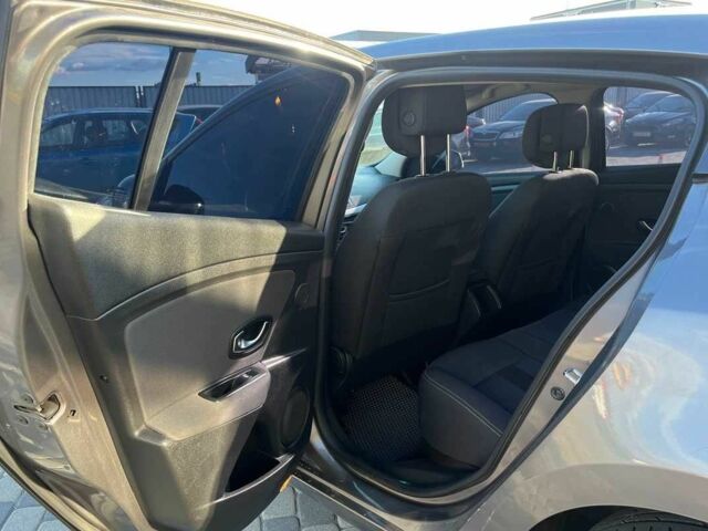 Серый Рено Меган, объемом двигателя 1.5 л и пробегом 289 тыс. км за 7200 $, фото 14 на Automoto.ua